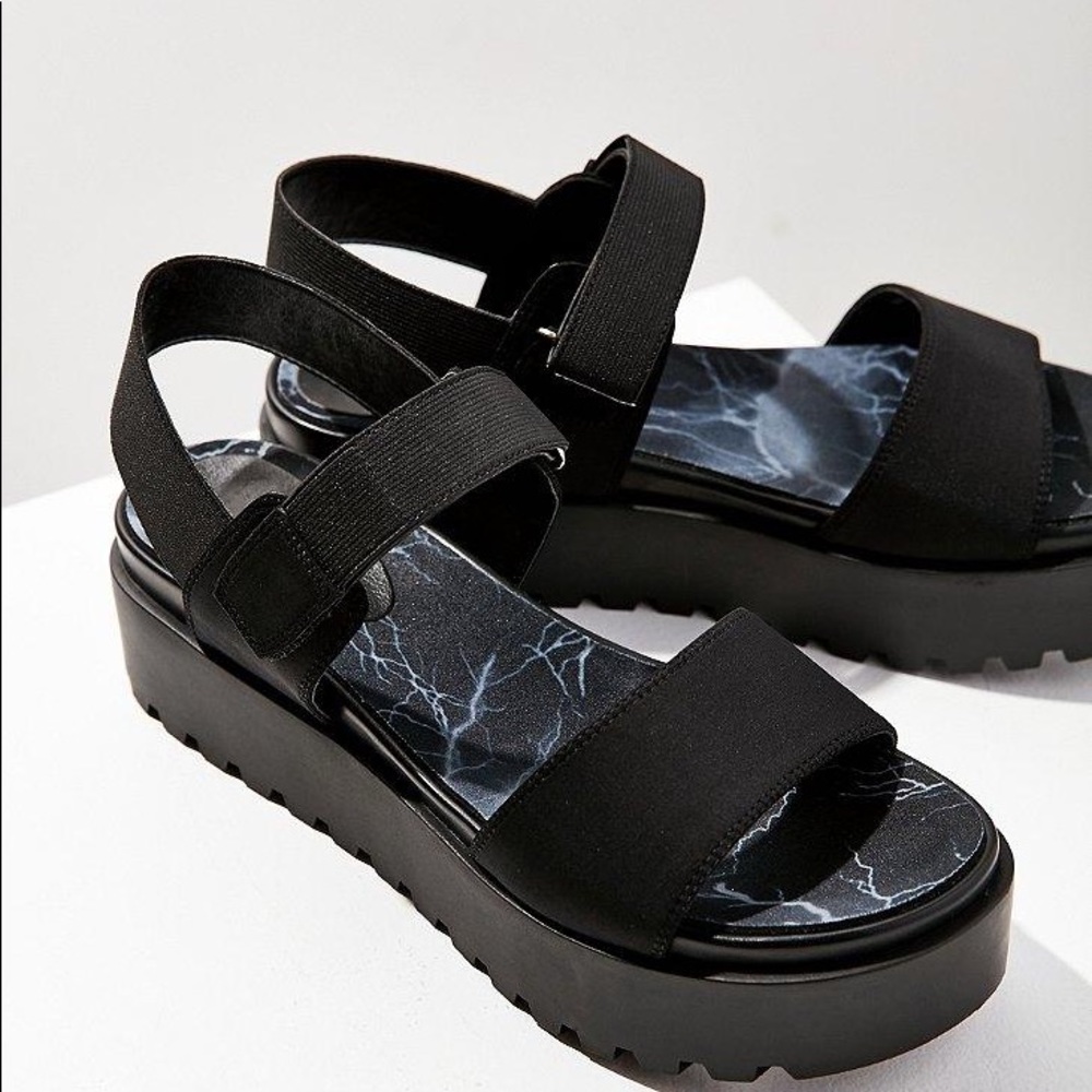 Urban Outfitters Flatform Black Sandals